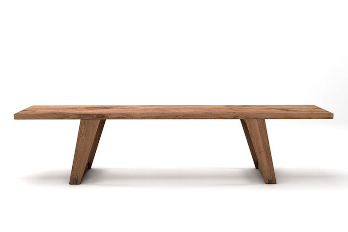 Massivholz Sitzbank aus Eiche mit lebhaftem Ast- und Splintholzanteil gefertigt.