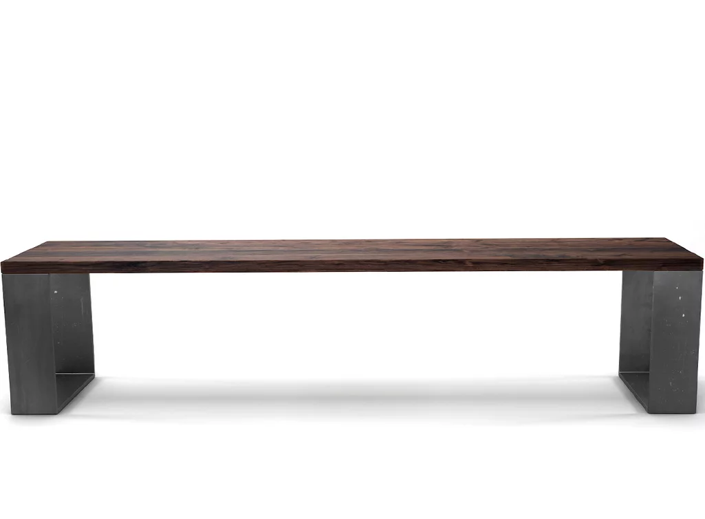 Sitzbank Nussbaum aus Massivholz nach deinem Maß mit Kufen aus Stahl.