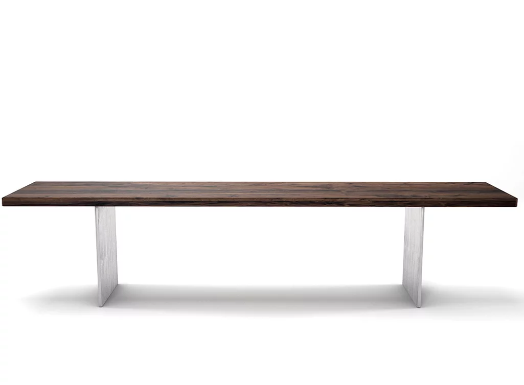 Nussbaum Sitzbank mit Astanteil nach Maß mit Wangen aus Stahl gefertigt.