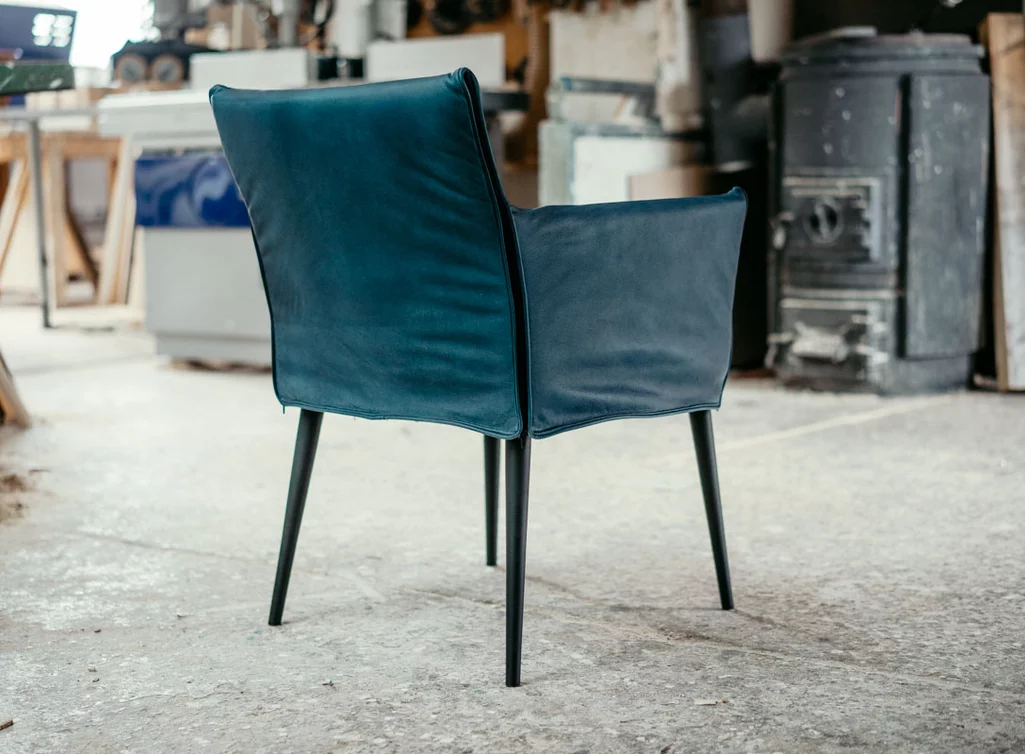 Echt Leder Essstuhl mit Armlehne Echt Leder Essstuhl mit Armlehne