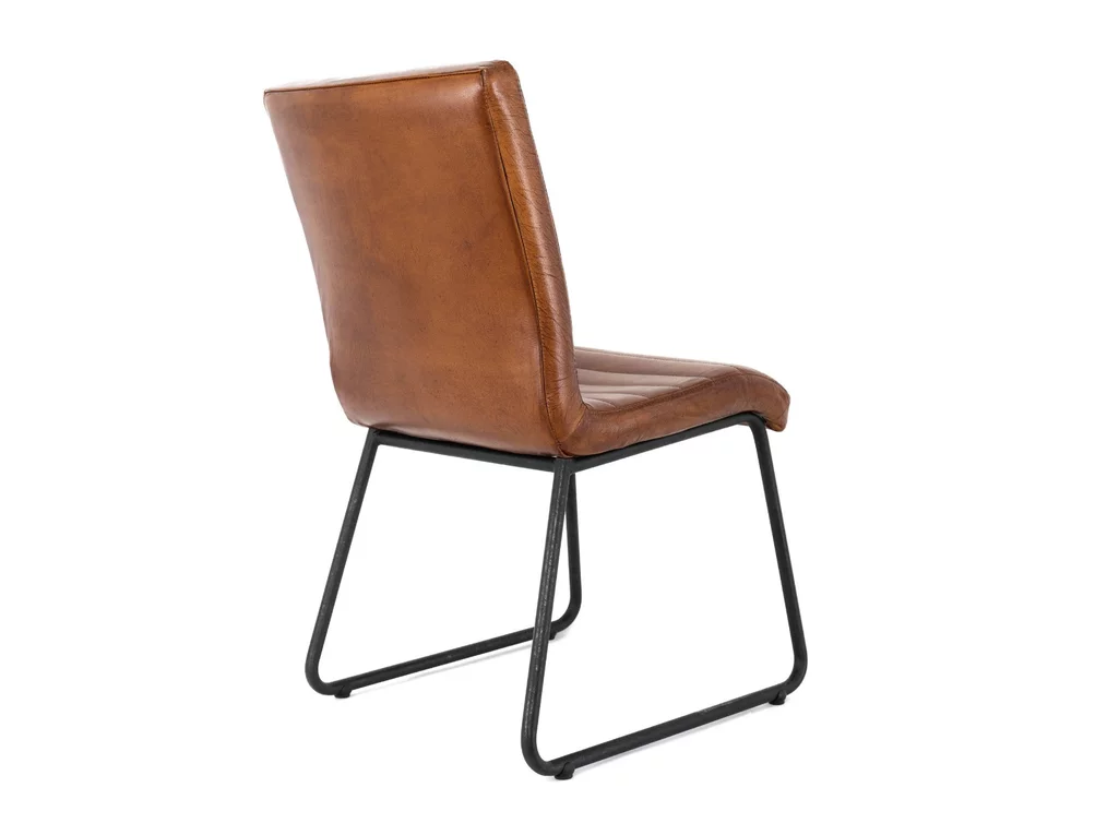 Lederstuhl Ansicht schräg hinten Lederstuhl Ansicht schräg hinten