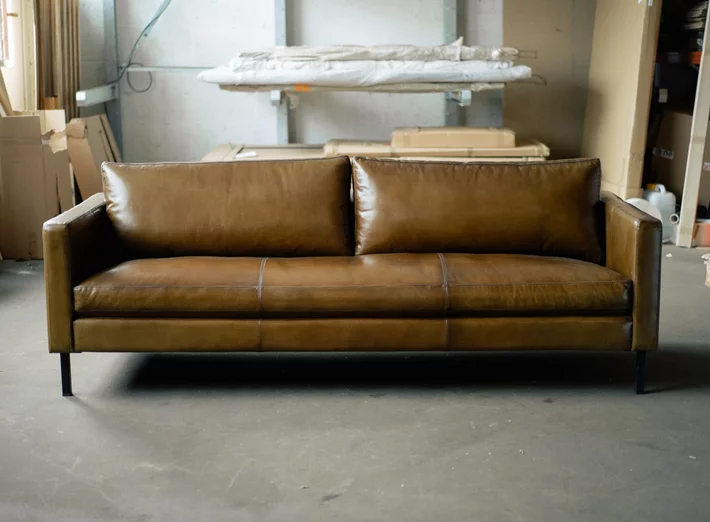 Stylisches Sofa aus Echtleder modern in Buffalo light olive - Reife F