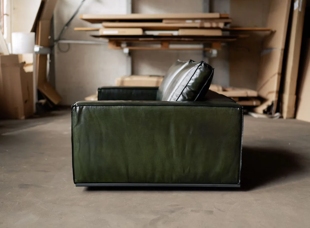 Bequemes Leder Lounge Sofa in verschiedenen Farben verfügbar