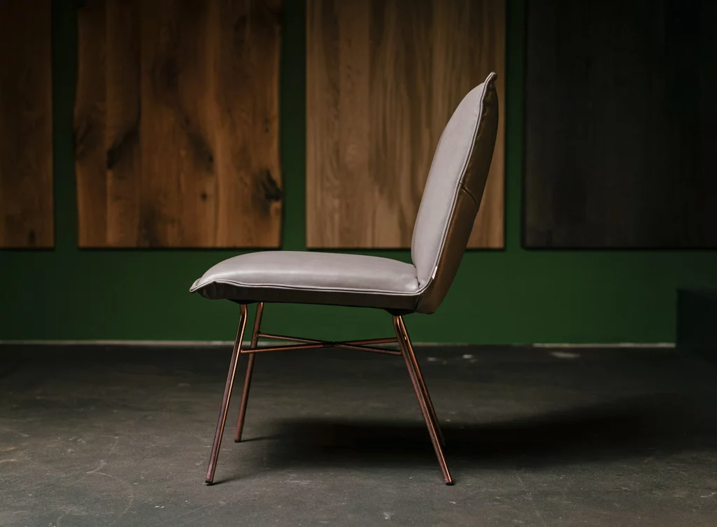 Echtleder Stuhl für Esszimmer Sanne ohne Arm - Seitenansicht Echtleder Stuhl für Esszimmer Sanne ohne Arm - Seitenansicht