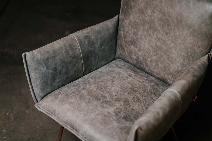 Leder Stuhl mit Armlehnen in der Lederoberfläche Bonanza Grey