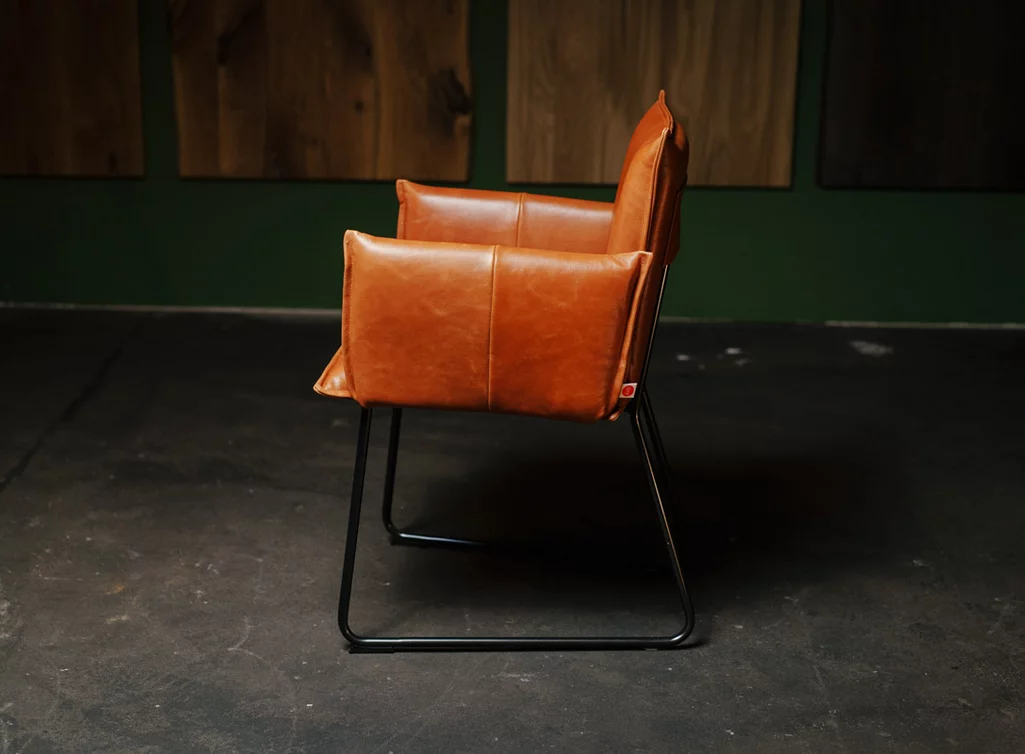 Armlehnenstuhl für Dein Esszimmer Duke Seitenansicht Armlehnenstuhl für Dein Esszimmer Duke Seitenansicht