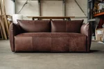Sofa aus Echtleder mit Armlehnen in verschiedenen Größen verfügbar