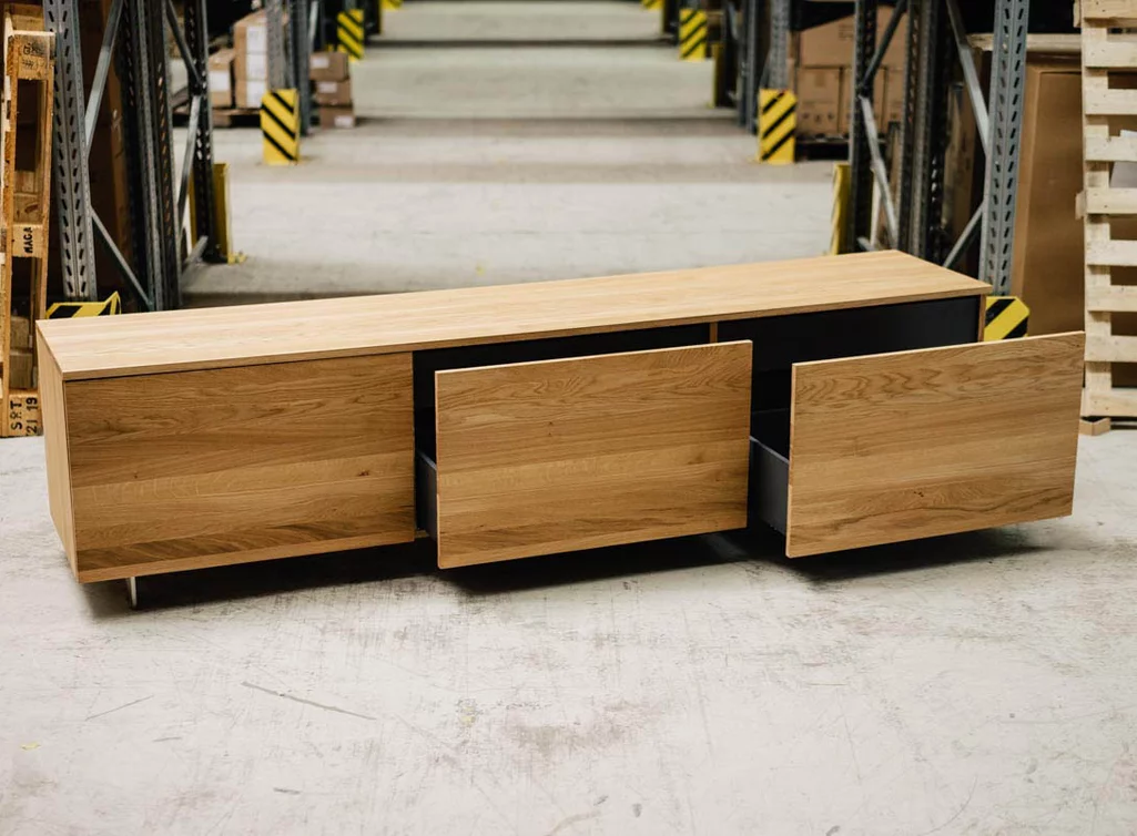 Lowboard Eiche mit 3 Schubladen nach Maß gefertigt