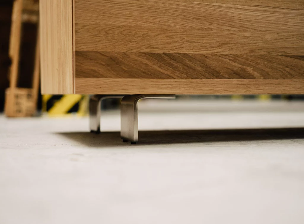 Lowboard Eiche Detailansicht Füße F2