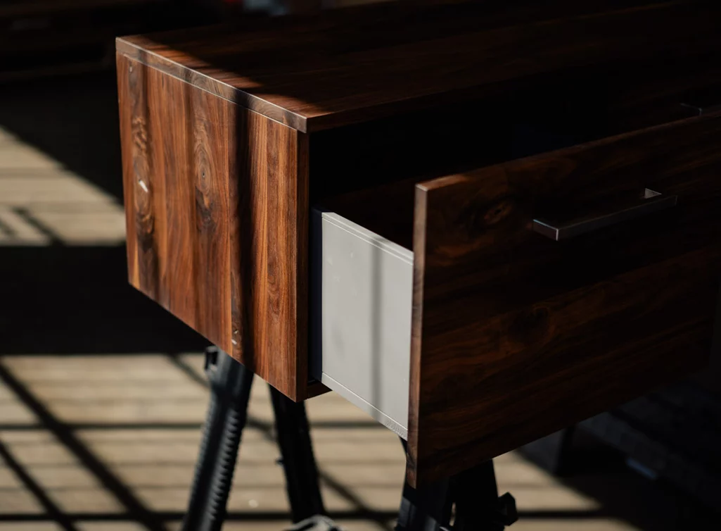 Lowboard Massivholz aus edlem Nussbaumholz nach deinen Maßen gefertigt Lowboard Massivholz aus edlem Nussbaumholz nach deinen Maßen gefertigt