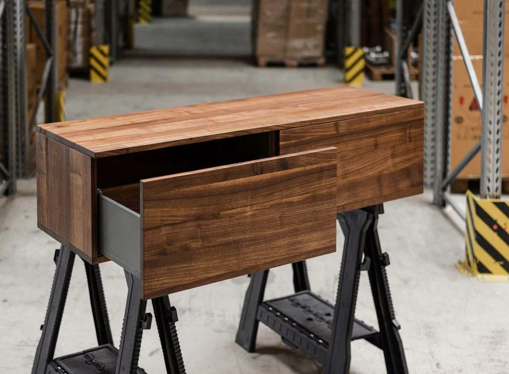 Sideboard Nussbaum nach Maß