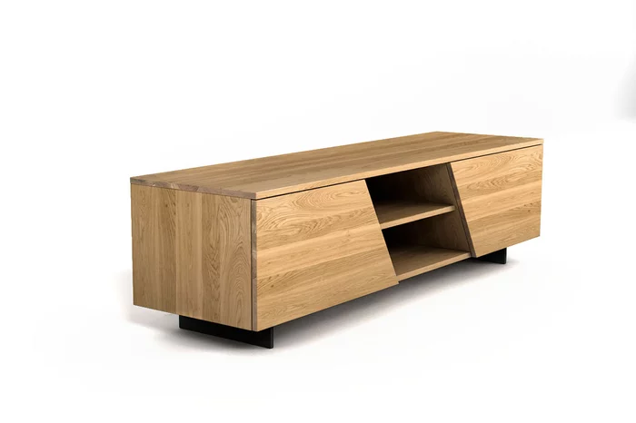 Fernsehschrank aus Eichenholz in massiver Bauweise mit Stahlkufen