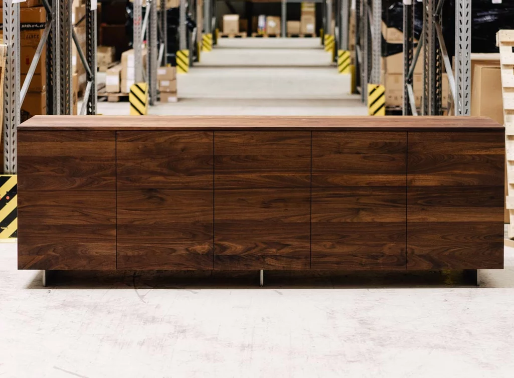 Massivholz Sideboard aus Nussbaum nach deinen Maßen gefertigt Massivholz Sideboard aus Nussbaum nach deinen Maßen gefertigt