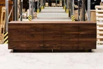 Massivholz Sideboard aus Nussbaum nach deinen Maßen gefertigt