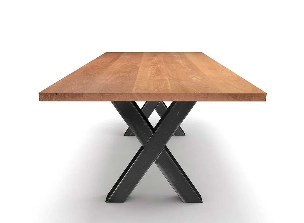 Bucheesstisch nach Maß mit Tischkreuzen aus Metall