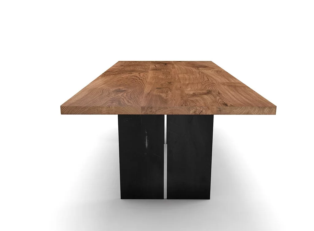 Eicheesstisch massiv nach Maß mit Tischwangen aus Stahl