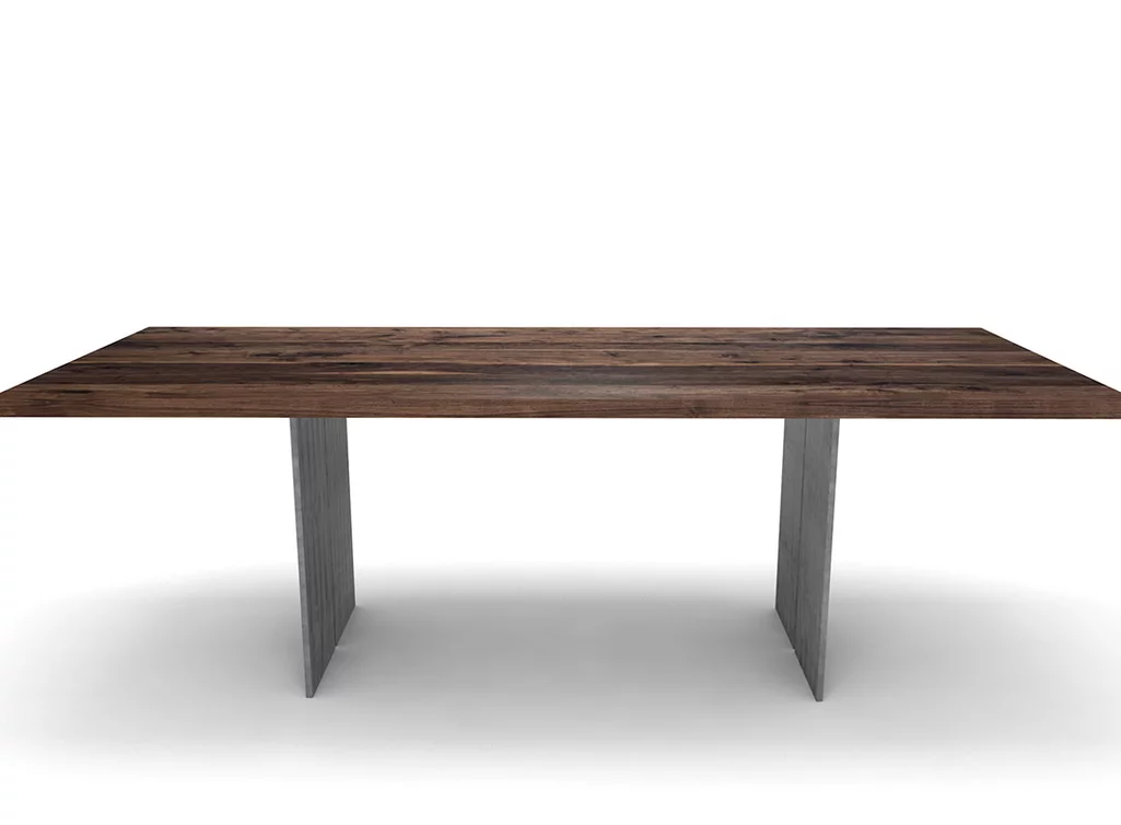 Nussbaum Holztisch massive Stahlwangen mit charaktervollem Astanteil belassen.