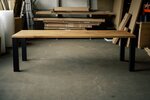 Eichenholztisch mit Stahlbeinen im puren Industriedesign