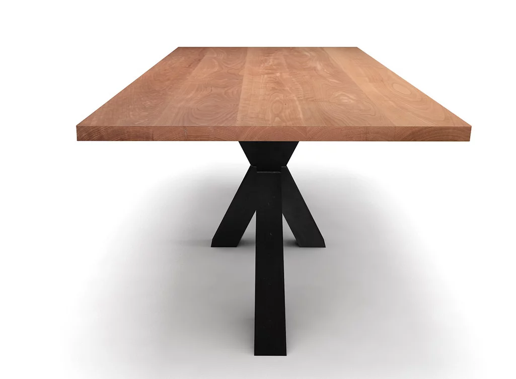 Buchenesstisch massiv mit Stahlkreuzgestell Buchenesstisch massiv mit Stahlkreuzgestell