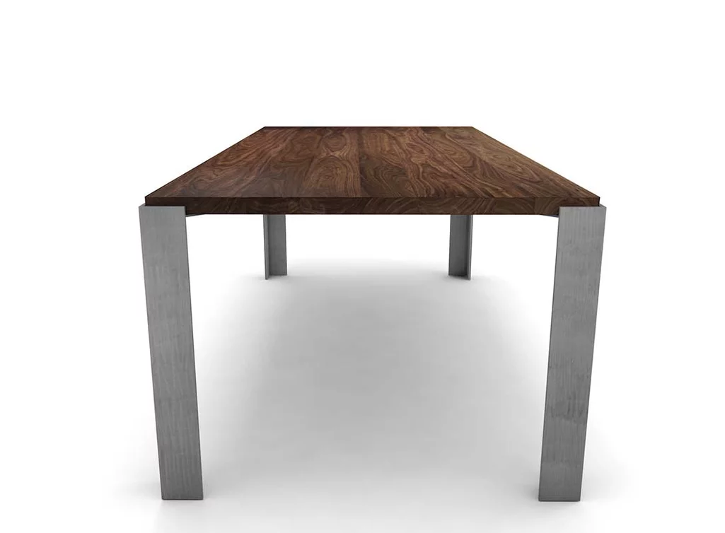 Nussbaumtisch mit Stahlbeinen nach Maß