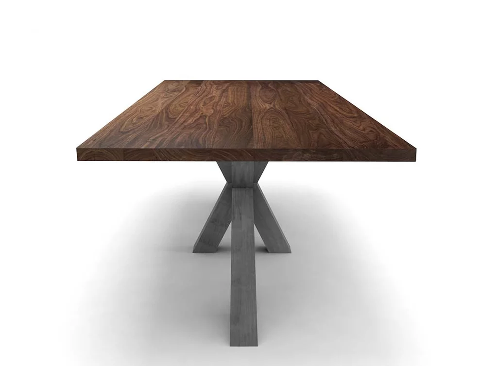 Nussbaum Esstisch mit einem Mittelfuß Kreuz aus Eisen