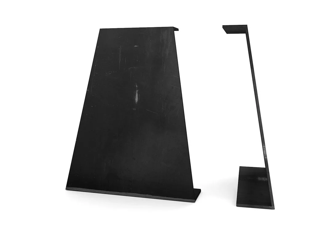 Tischwangen aus massivem Eisen schräg gefertigt bestellbar auf Maß