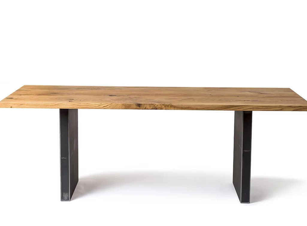 Eiche Massivholztisch nach Maß mit Stahl-Tischwangen