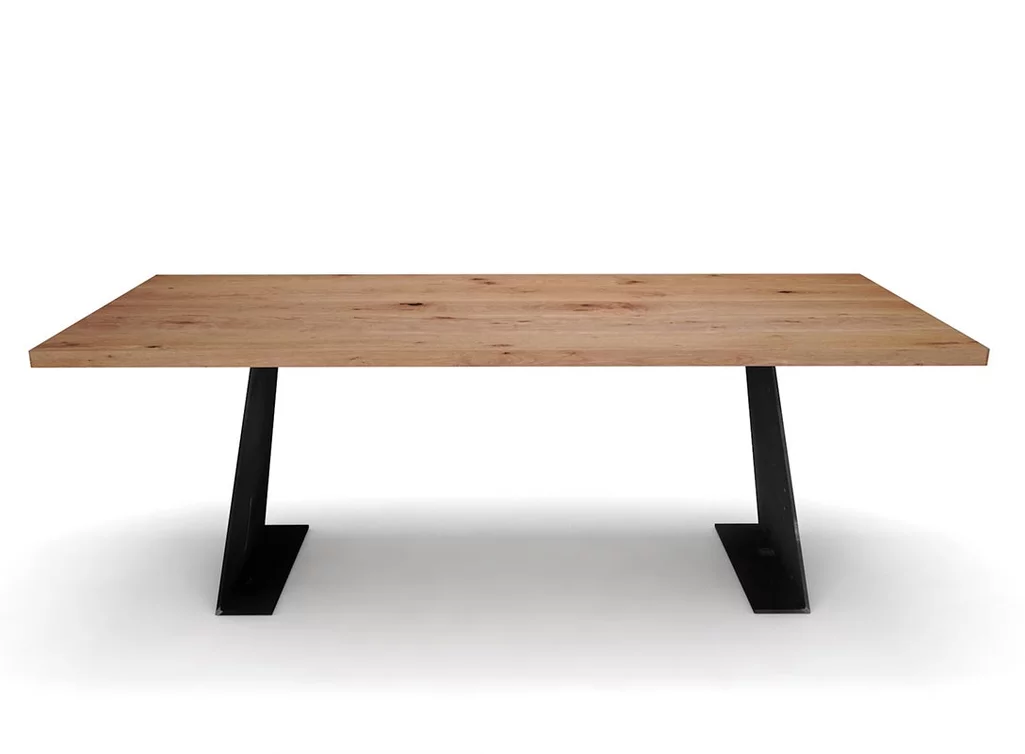 Buchentisch massiv mit Stahlwangen auf Maß Buchentisch massiv mit Stahlwangen auf Maß