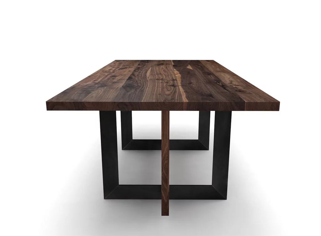 Nussbaum Holztisch nach Maß