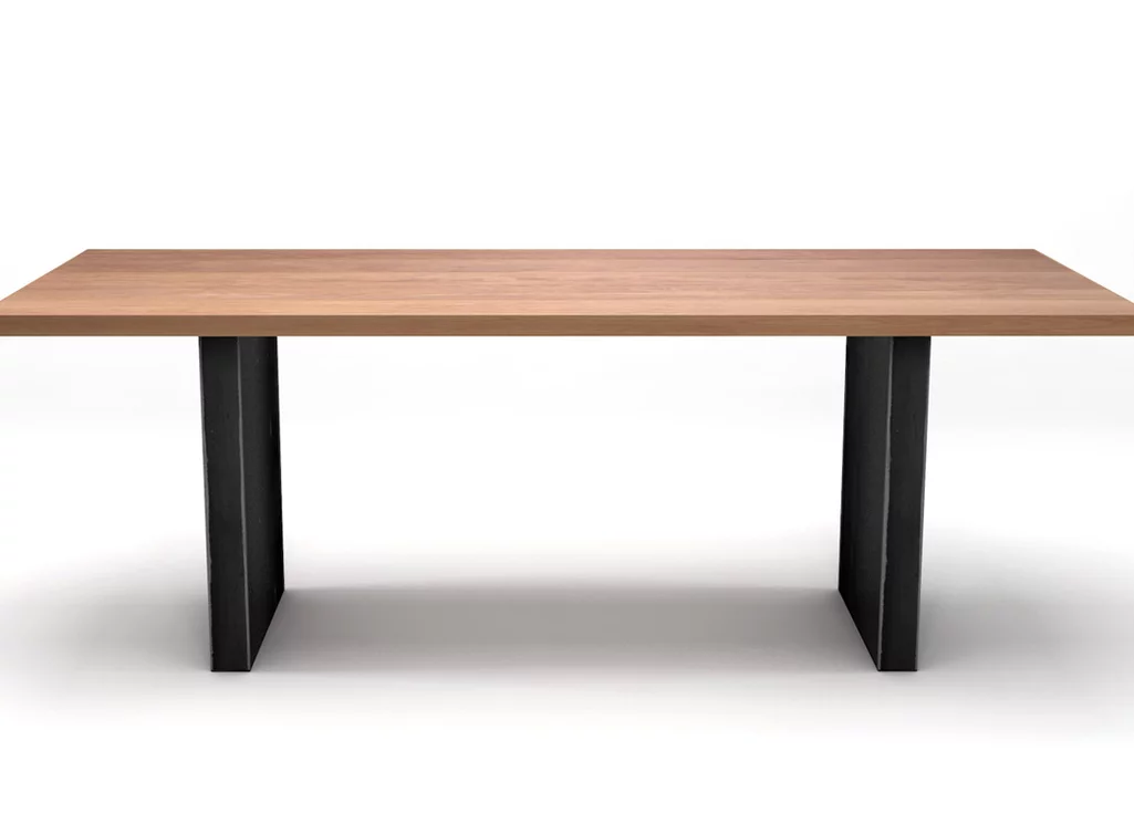 Massivholz Tisch mit Stahlwangen auf Maß