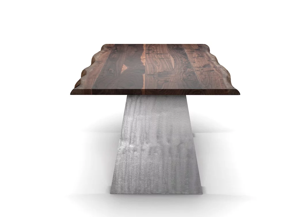 Nussbaum Tisch nach Maß mit Baumkante