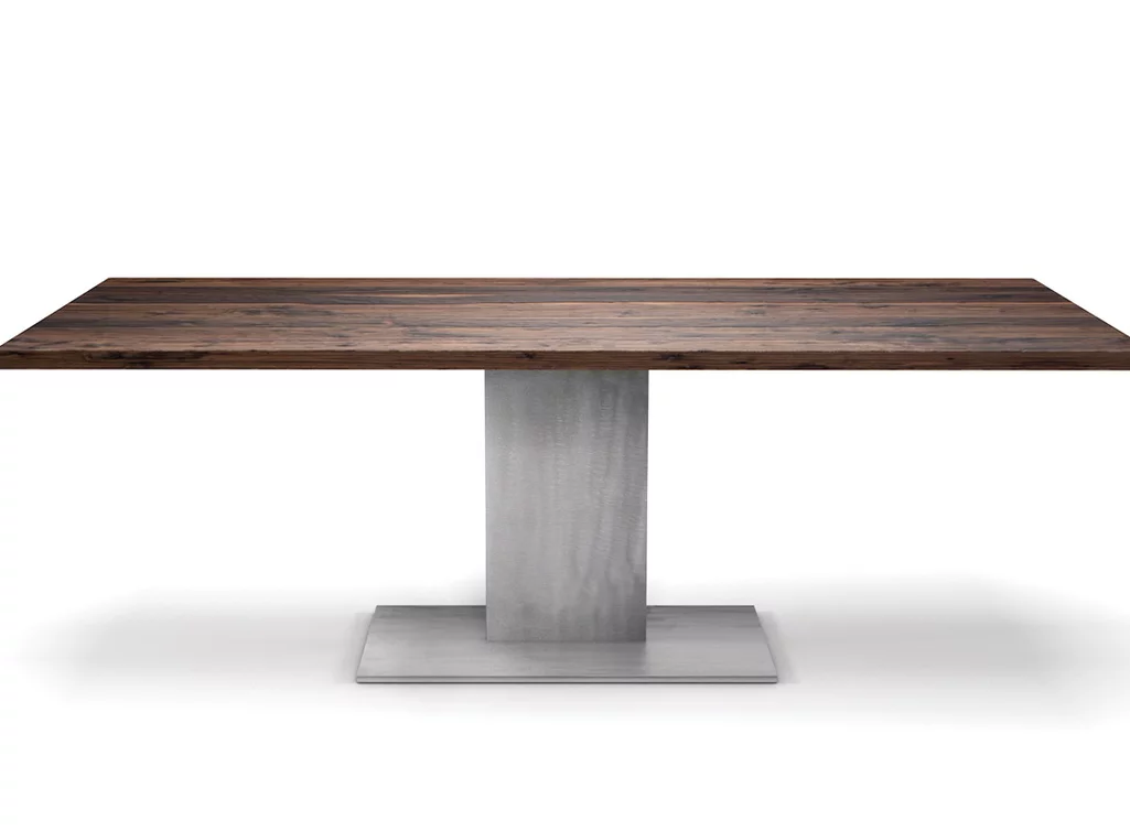 Nussbaum Tisch mit Mittelgestell aus Stahl Nussbaum Tisch mit Mittelgestell aus Stahl