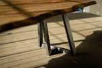 Tischkufen aus geschweißtem Vierkantrohr mit Schrägstellung
