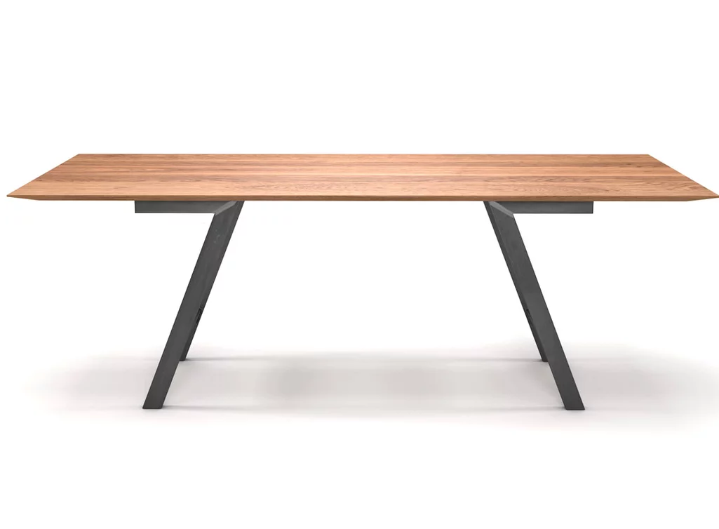 Eichenesstisch mit Facettenkante nach Maß und Stahl Tischbeinen gefertigt