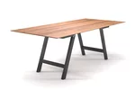 Tisch im Industriedesign auf Maß