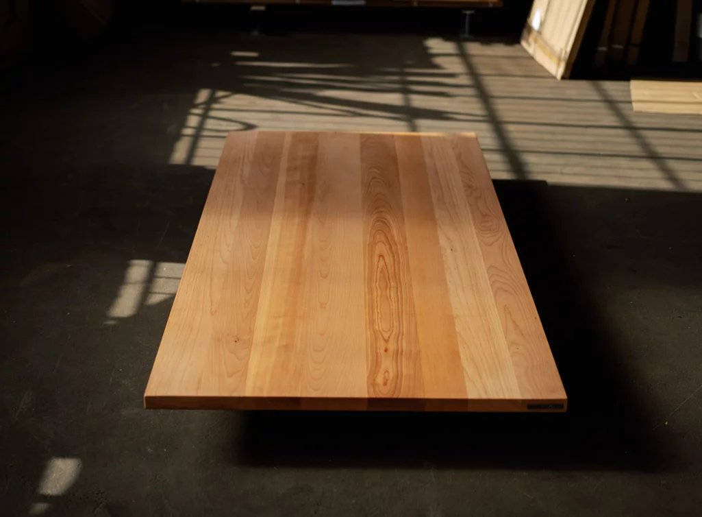 Vier Zentimeter starke Buchenholz Tischplatte mit geraden Kanten