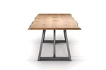 Tisch im Industriedesign mit einem stylischem Tischgestell nach Maß