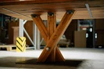 Eiche Altholz Esstisch mit einem modernen Design gefertigt