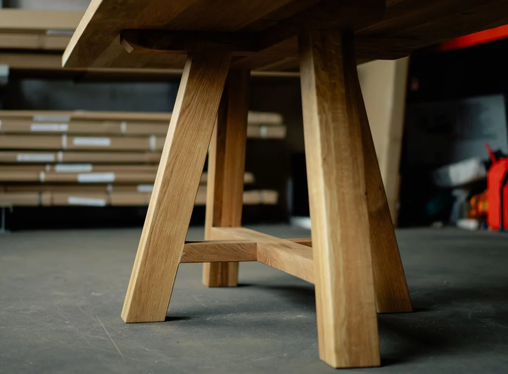 Tischuntergestell EDW25-T aus massivem Eichenholz im Landhausstil gefertigt Tischuntergestell EDW25-T aus massivem Eichenholz im Landhausstil gefertigt