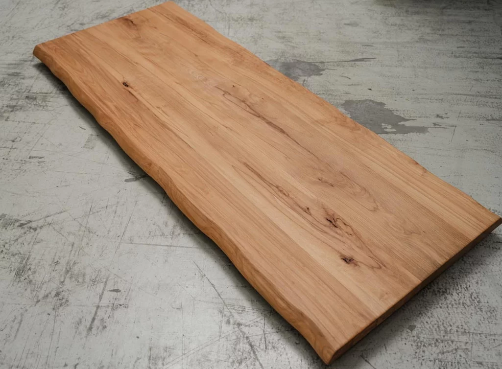 Kernbuchenlatte mit Baumkante auf Maß gefertigt