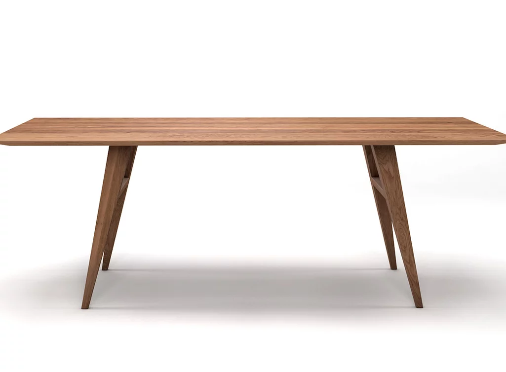 Massiver Eicheesstisch mit Facettenschliff aus Massivholz nach Maß.