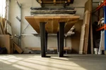 Kufentisch mit Tischplatte aus massivem Eichenholz gefertigt