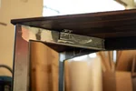 Selbsttragendes Tischgestell aus Stahl mit einer Profilstärke von 2x8cm