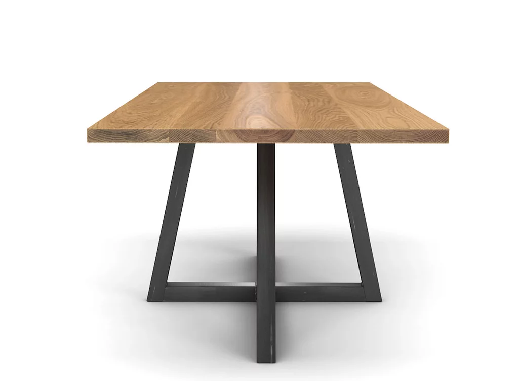 Industriedesign Esstisch auf Maß mit einem Stahlgestell