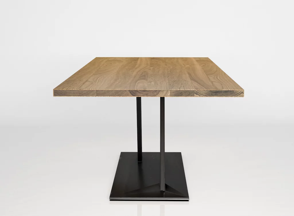 Esstisch aus holz Eiche massiv nach deinem Maß gefertigt Esstisch aus holz Eiche massiv nach deinem Maß gefertigt