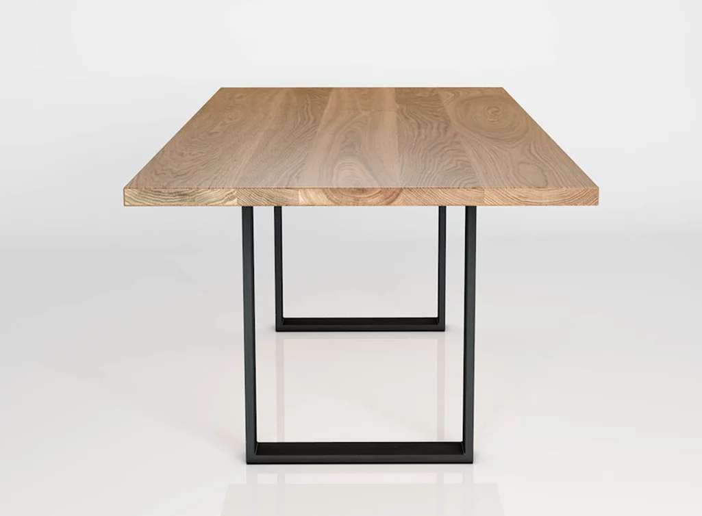 Tisch Eiche in massiver Bauweise in verschiedenen Oberflächen verfügbar