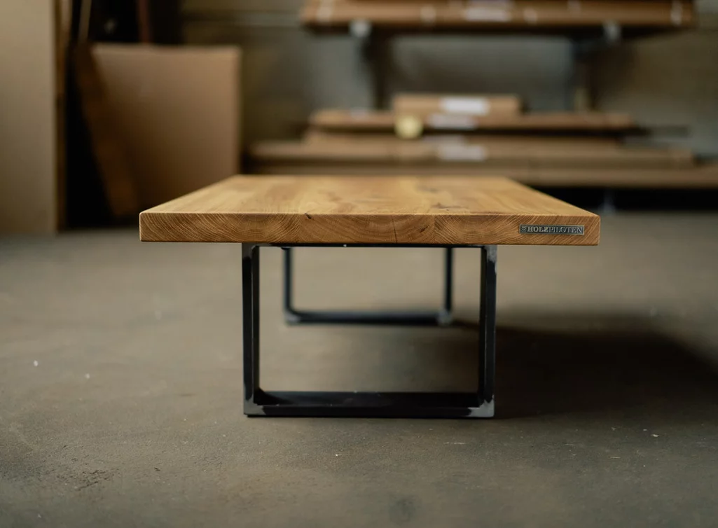 Couchtisch Massivholz Eiche mit Tischgestell aus Stahl auf Maß