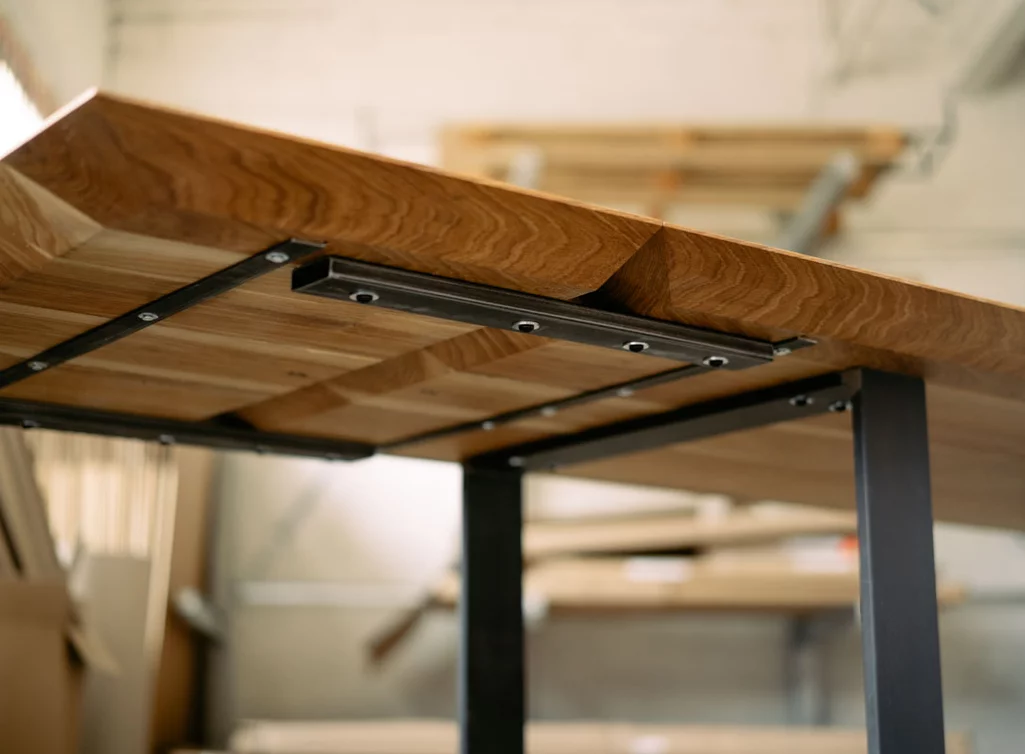 Unterseitenbetrachtung Ansteckplatte Tisch-Befestigung Detailansicht