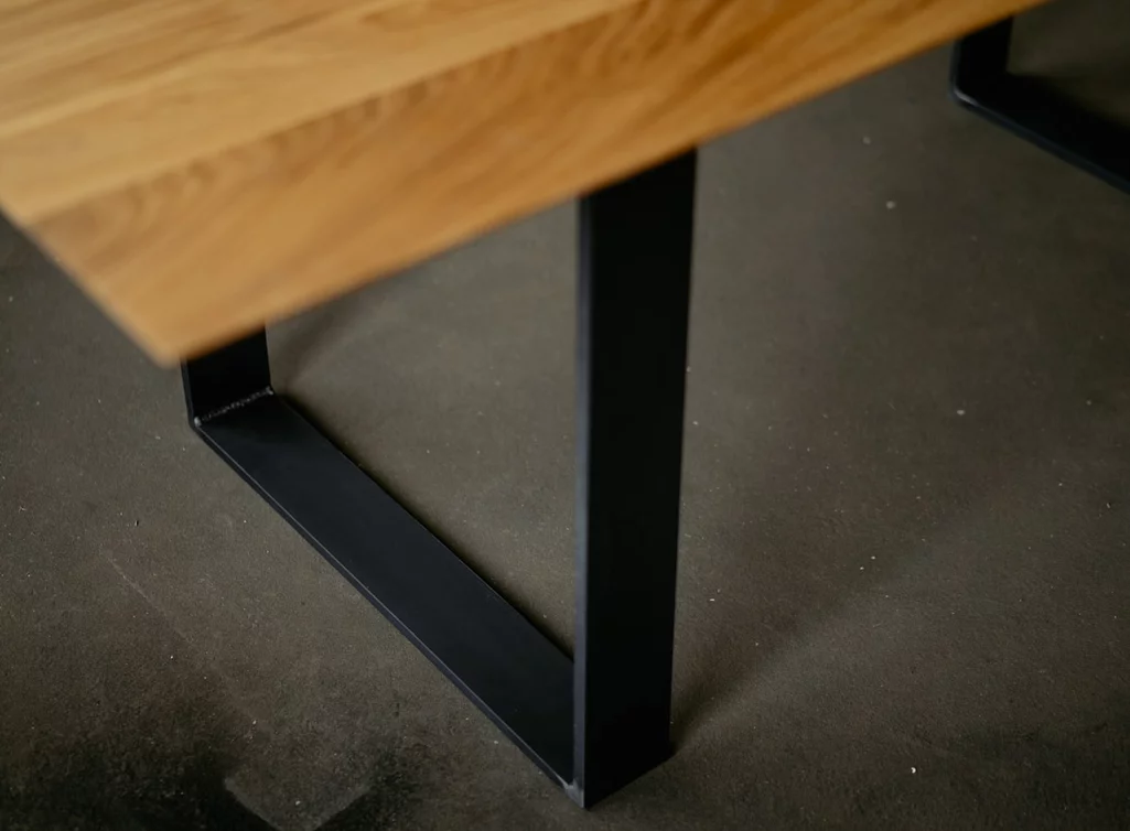 Eiche Esstisch mit Tischerweiterung und Stahlkufen-Füßen