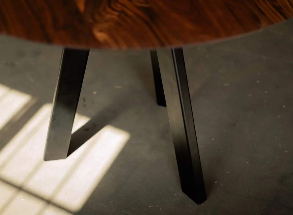 Dreibein Mittelfuß Tischgestell aus Vierkantrohr Stahl nach deinen Maßen